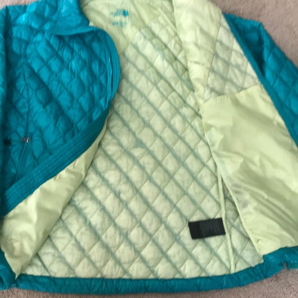 The North Face Women’s Thermoball Coat - Picture 5 of 7